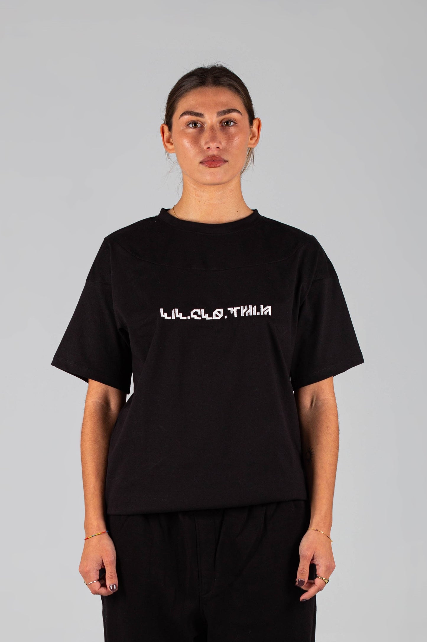 BLACK TEE